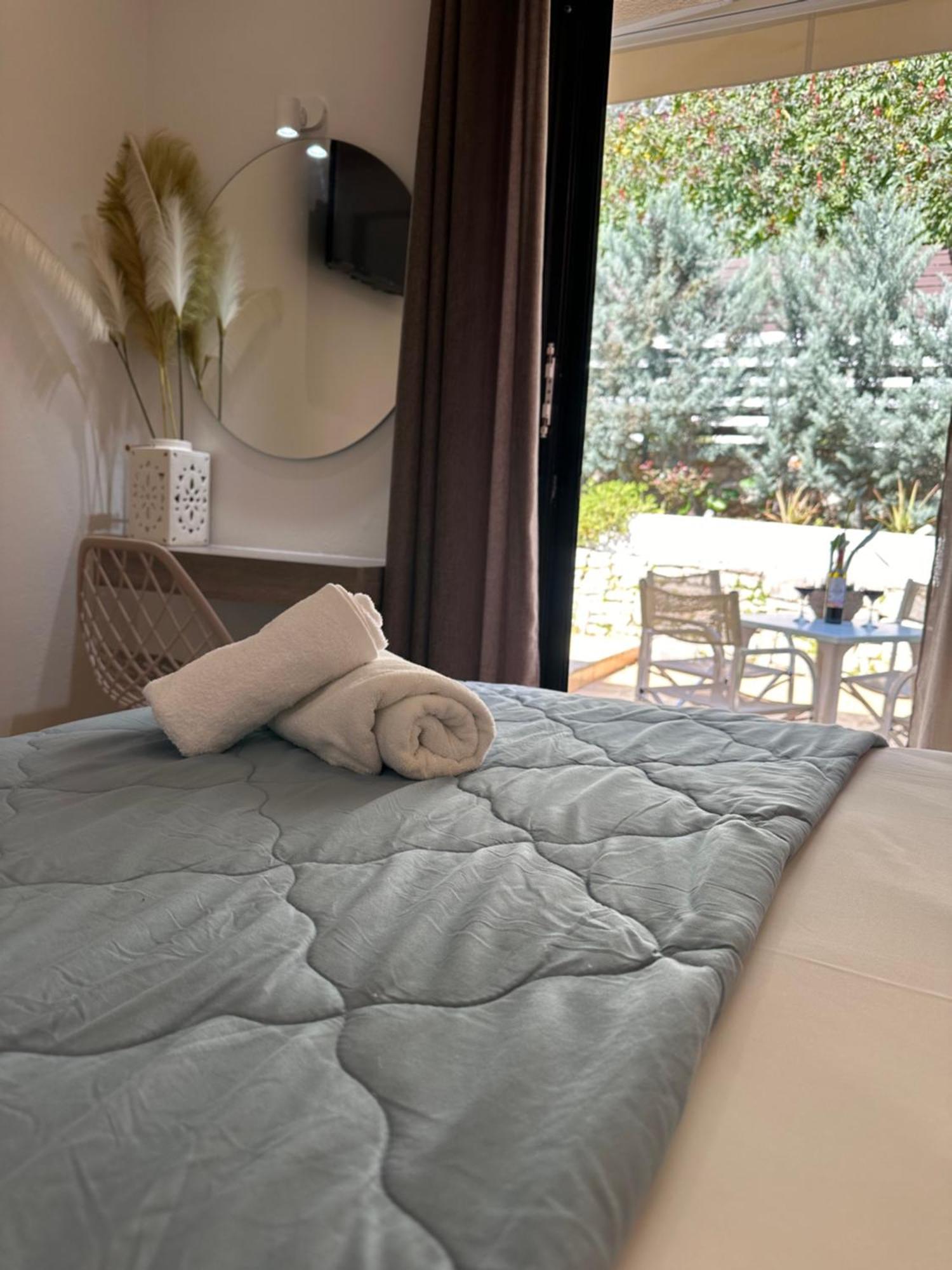 Vladimiros Apartments Barbáti Kültér fotó